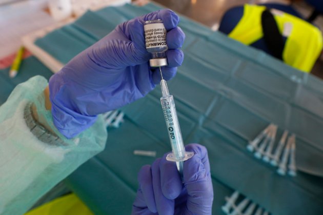 Румунія надасть Україні та Молдові COVID-вакцину від коронавірусу