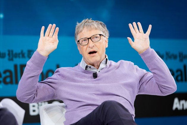 Білл Гейтс пішов з ради директорів Microsoft через роман із колегою — ЗМІ