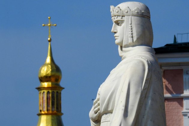 Фотоісторія: 25 травня 1996 року у Києві відкрили оновлений пам’ятник княгині Ользі