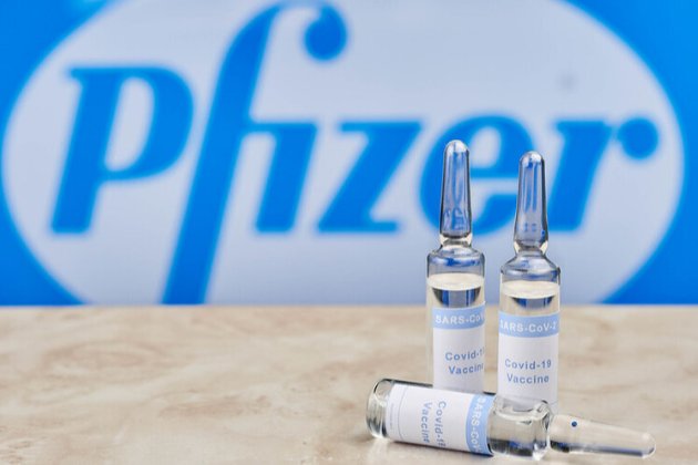 Британське PR-агентство пропонувало великі суми блогерам, аби «очорнити» вакцину Pfizer