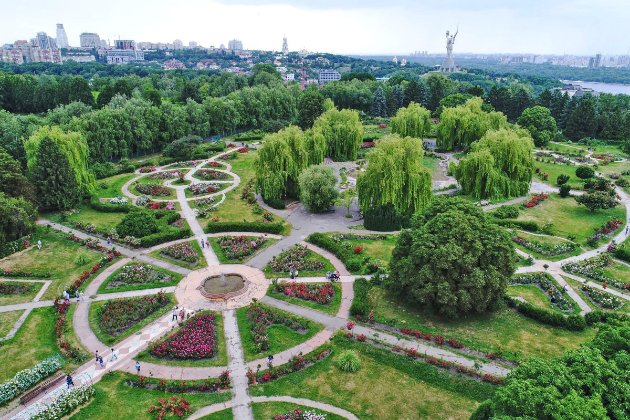 Фотоісторія. 29 травня 1964 року у Києві відкрили найбільший в СРСР ботанічний сад