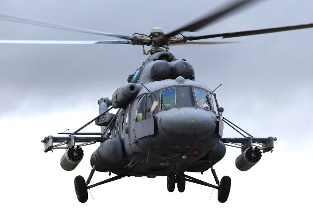 У росії впав та загорівся гелікоптер Мі-8. Відомо про постраждалих та загиблого (відео)