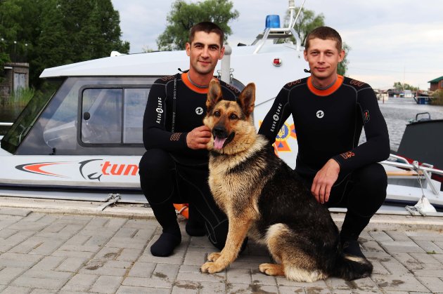Найда. Працівники ДСНС показали українцям собаку-водолаза (фото)