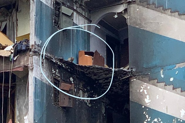 У Бородянці врятували кота, який застряг на 7-му поверсі зруйнованого будинку (фото)