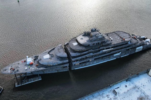 Проєкт Luminance: Ахметов замовив одну з найбільших у світі супер’яхт, але тепер хоче її продати