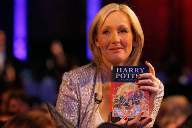 Джоан Роулінг виклала у вільний доступ книги про Гаррі Поттера українською мовою