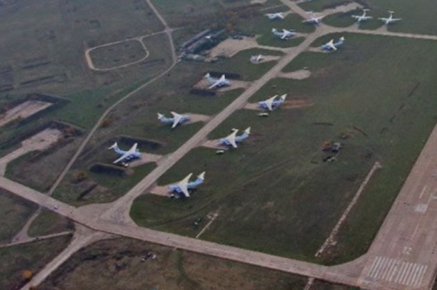 Російські окупанти продовжують використовувати авіабазу біля Мелітополя — CNN (фото)