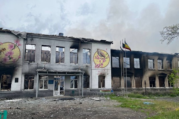Росіяни обстріляли школу в Авдіївці фосфорними бомбами (фото)