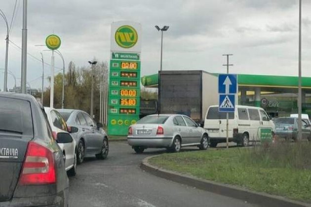 Ціна бензину зміниться: уряд відмовився від регулювання вартості пального