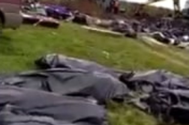 Маріупольців й далі звозять до братської могили біля села Виноградне — міськрада (відео)