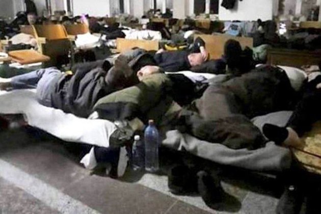 Окупанти утримують у «фільтраційних таборах» 4 тисячі чоловіків з Маріуполя — Денісова