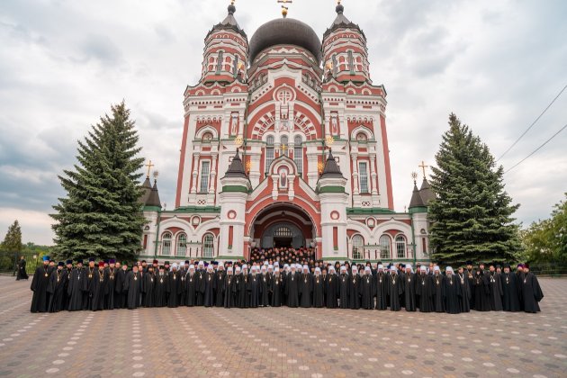 УПЦ МП оголосила про повну незалежність від РПЦ, але заявила про «розкол в українському православ'ї»