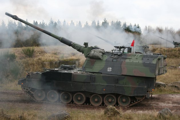 Німеччина почала тренування військових ЗСУ на САУ Panzerhaubitze 2000