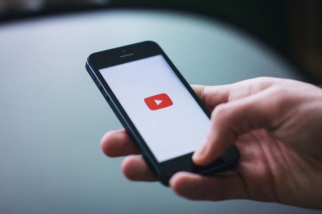 YouTube продовжить працювати у росії попри погрози Роскомнадзору