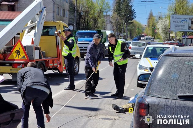 У Хмельницькому водій на переході збив поліцейську та двох військових: один загинув