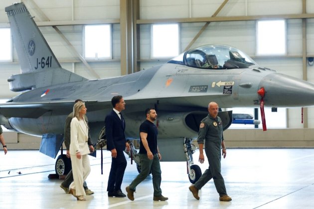 Данія дозволила бити своїми F-16 по території рф