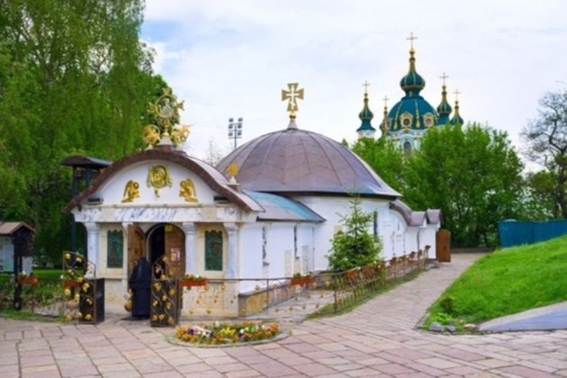 У Києві демонтували незаконно зведений «храм-МАФ» УПЦ МП