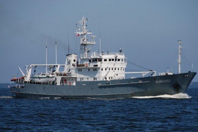 Дональд Туск заявив про «підозрілі маневри» корабля рф біля підводного кабелю Польщі