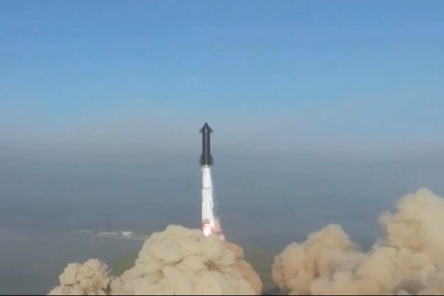 SpaceX запустила ракету Starship, однак та вибухнула над Індійським океаном (відео)