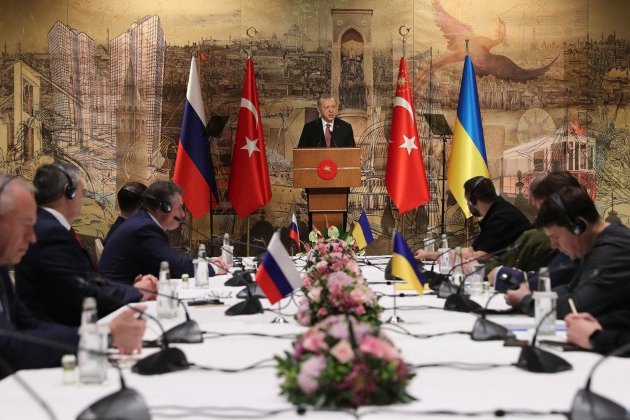 Перемовини у Стамбулі: Україна та росія обговорять можливу зустріч путіна і Зеленського
