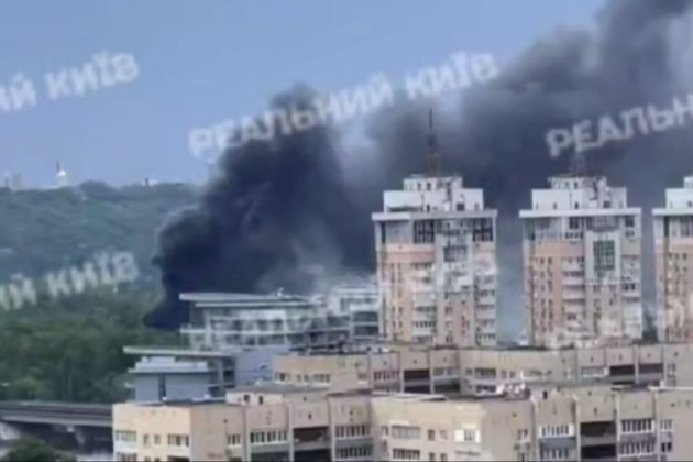 У Гідропарку в Києві сталася пожежа