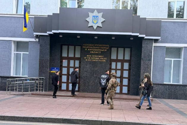 СБУ прийшла з обшуками до управлінь поліції Івано-Франківщини, Тернопільщини та Житомирщини (фото) 