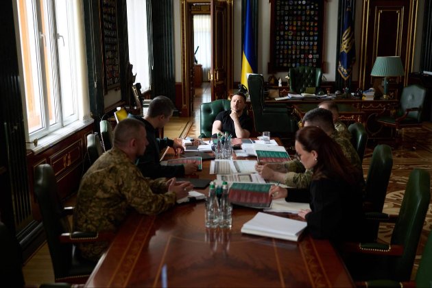 Більші виплати та демобілізація: Зеленський оголосив про початок реформи в армії