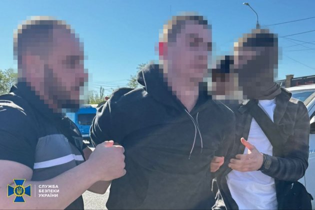 Правоохоронці затримали двох чоловіків, які напередодні підірвали авто військового у Дніпрі (фото)