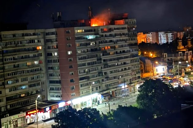 Російський дрон врізався в багатоповерхівку в Румунії — виникла пожежа