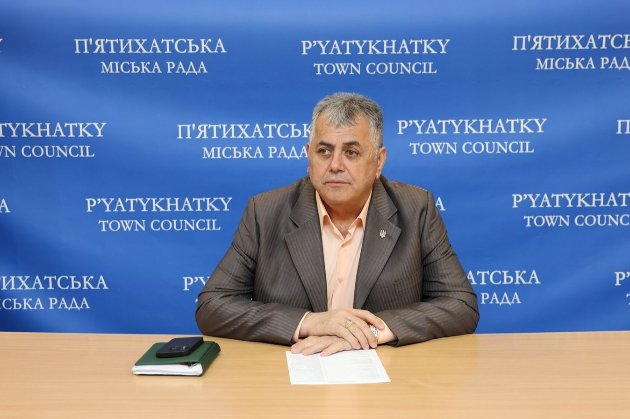 На міського голову П’ятихаток здійснили замах з ножем