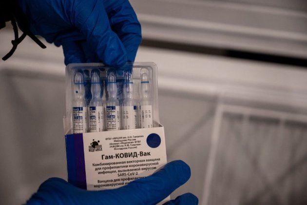 Сербія та Аргентина почали виробляти COVID-вакцину Sputnik V — ЗМІ