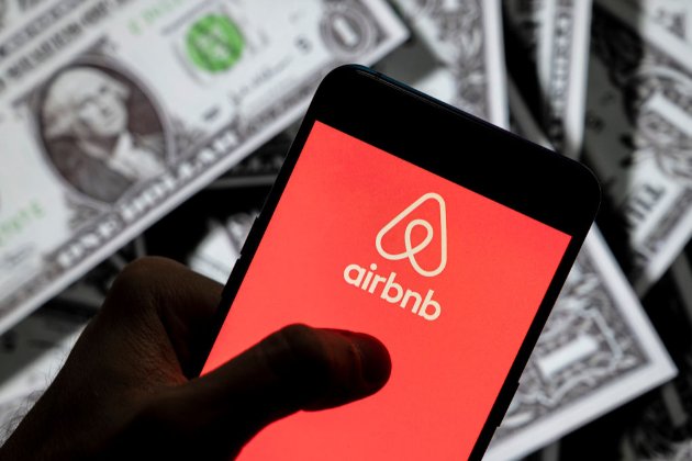 Airbnb заплатила туристці $7 млн після зґвалтування в орендованому помешканні — ЗМІ
