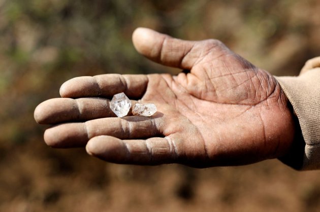 В африканському селі почалася «алмазна лихоманка», коли там знайшли невідомі камені