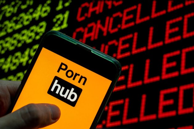 Десятки жінок подали до суду на Pornhub, стверджуючи, що відео з ними розмістили незаконно