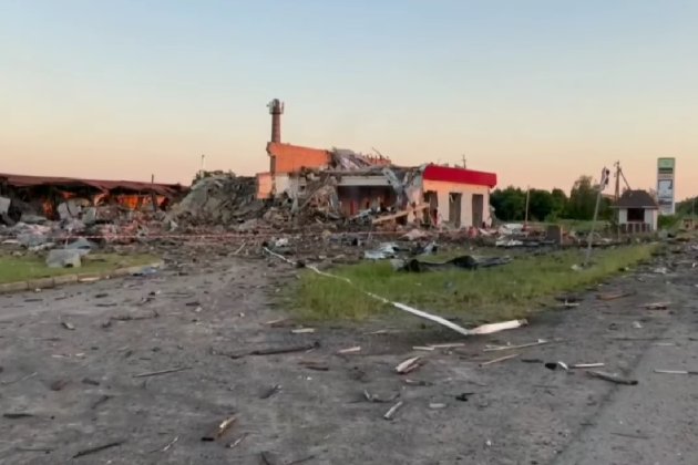 Удар по Сарнах: росіяни вбили чотирьох цивільних (відео)