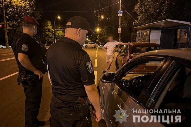 Поліція у Києві роздала 219 повісток порушникам комендантської години (фото)