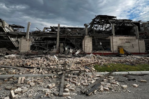 Танків там не було: фото зруйнованого заводу в Києві після обстрілів