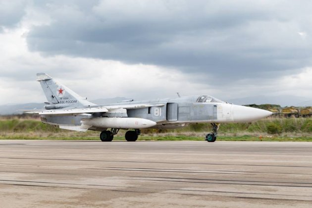У Бєлгородській області росії розбився військовий літак Су-25 (відео)
