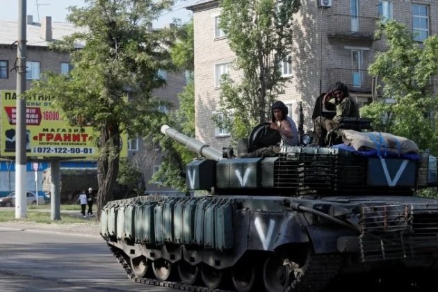 «Випустив 11 снарядів по будинку»: ЗСУ взяли у полон танкіста, син якого воює на боці України