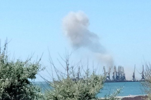У морському порту Бердянська прогримів потужний вибух (фото)