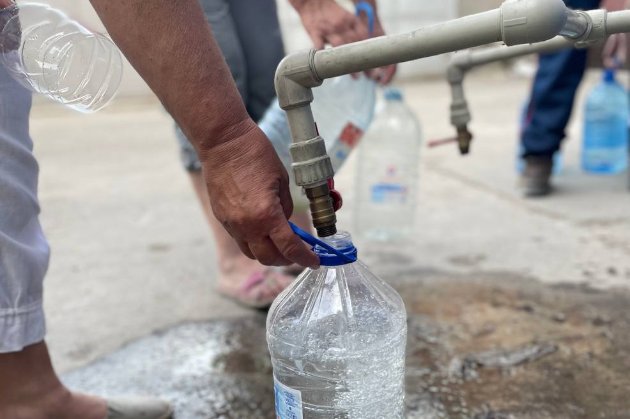 У Маріуполі поновили практику «їжа за роботу» та привозять воду раз на два дні — Андрющенко