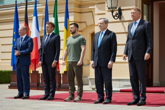 Німеччина, Франція, Італія та Румунія виступають за «негайний» статус кандидата в ЄС для України