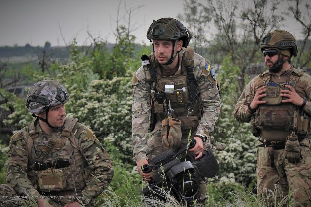 Морпіхи показали, як звільняли від росіян Макарівку на Донеччині (відео)