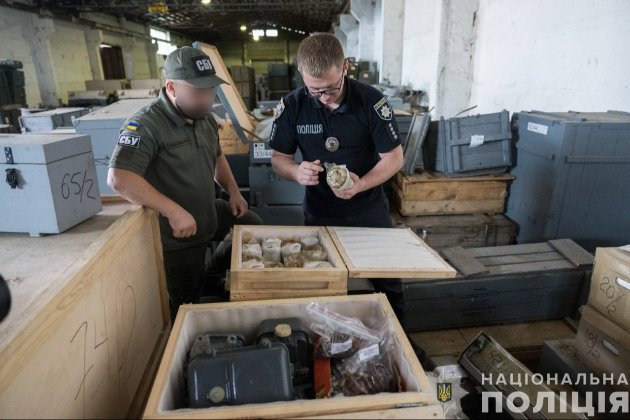 Правоохоронці передали ЗСУ конфісковані комплектуючі до ППО на 13 млн грн (фото)