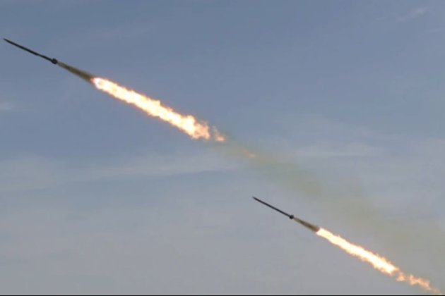 Росіяни атакували Київ ракетами і дронами — 14 загиблих, є влучання в житлові будинки