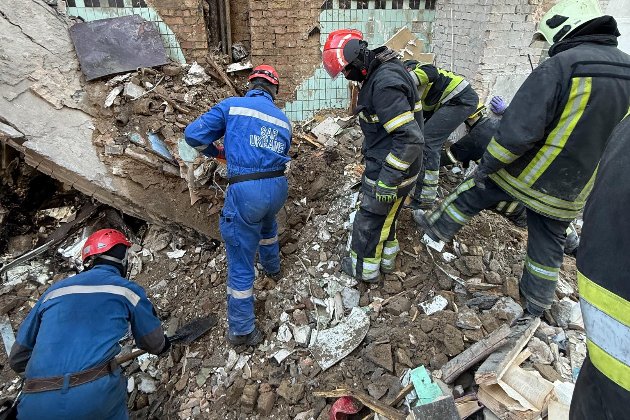 Кількість загиблих у Києві зросла до 21: з-під завалів дістали тіла ще п’ятьох людей