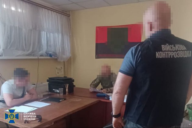 Посадовця викрили на махінаціях із «бойовими» виплатами на 35 млн грн