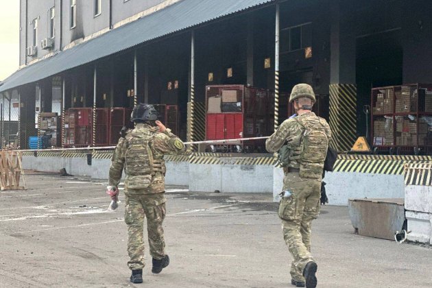 У Києві на поштовому терміналі вибухнула посилка — один загиблий, двоє травмованих
