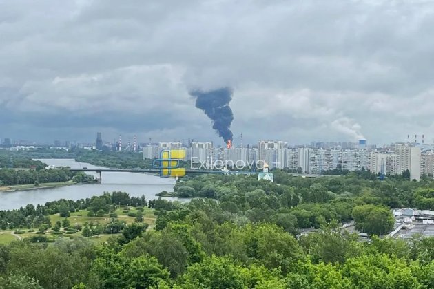 Безпілотники атакували Москву: на одному з найбільших НПЗ Росії спалахнула пожежа