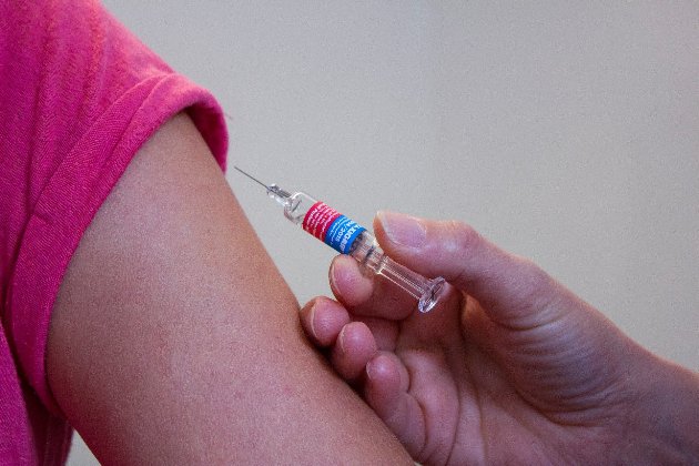 На вакцинацію від COVID-19 можна записатися онлайн у шістьох містах України
